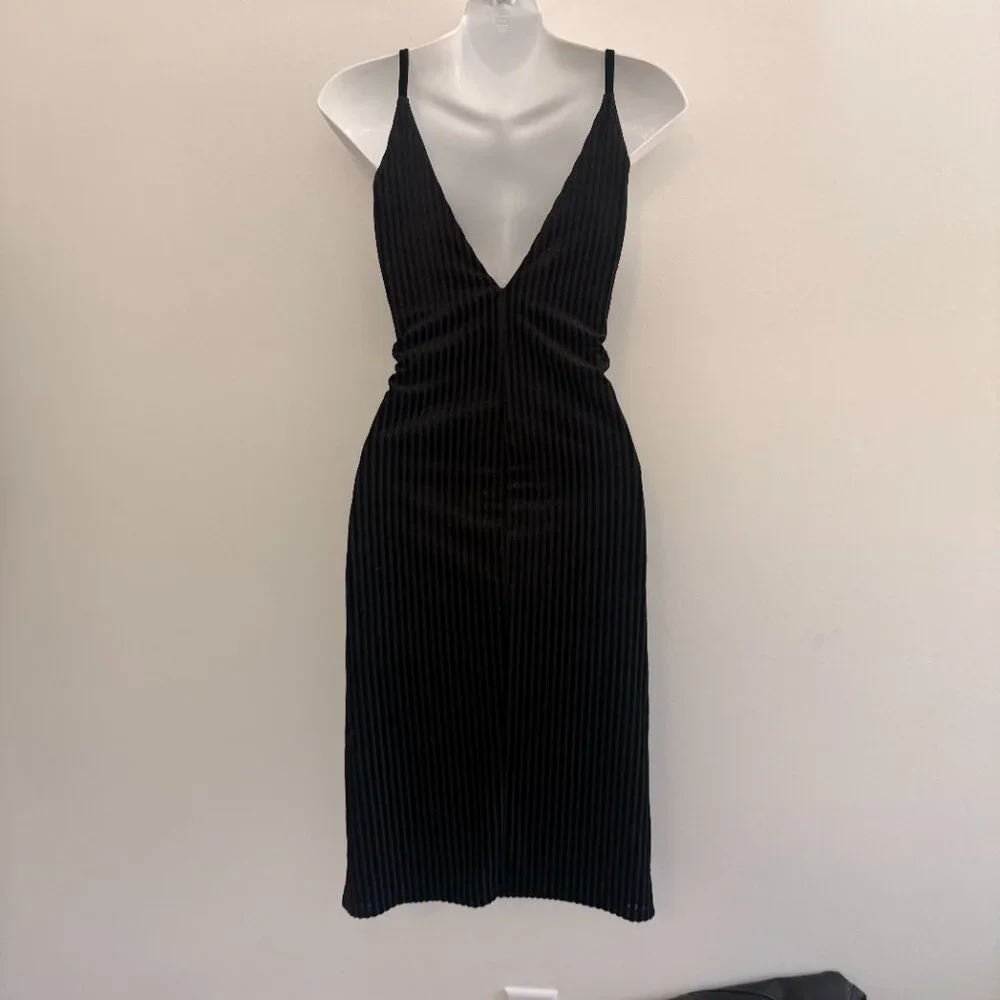 Forever 21 Black Ribbed Velvet Deep V Midi Dress | L - Picture 6 of 12